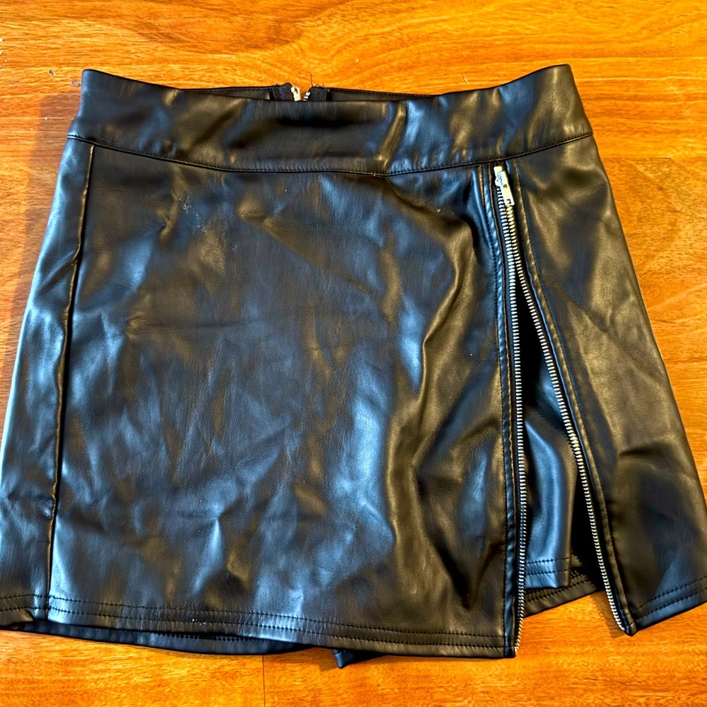 Pleather nova kids skort
